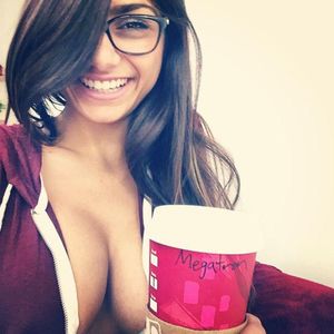 The 35 hottest pics of @MiaKhalifa -