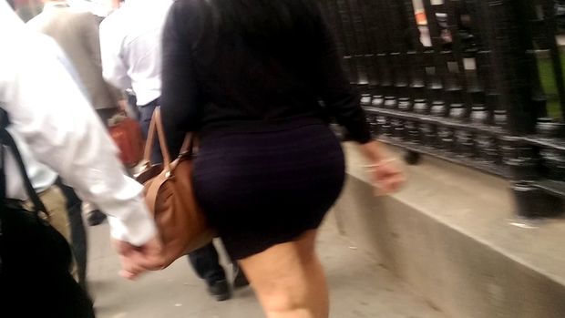 Thick Italian woman with a sexy walk pt.2