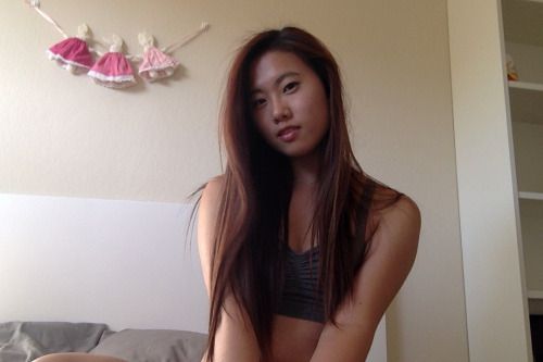 sk-itty:

feelin myself
 Bigboobs, Toket Gede, Tetek Montok,...