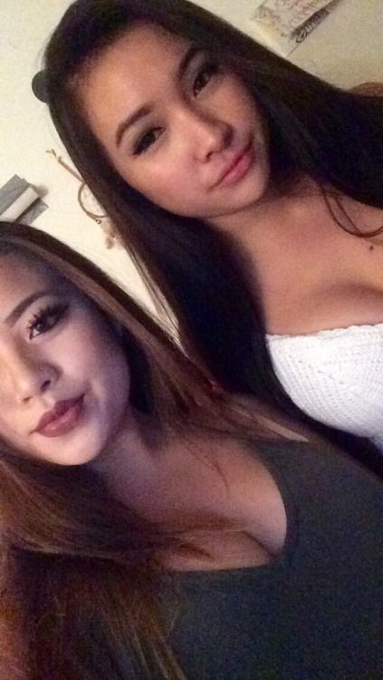 10-wolves:

my friend is fucking bomb Bigboobs, Toket Gede,...