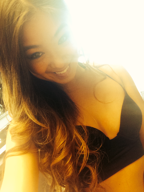 ashiakay:

One for fun (: 
-XOAK Bigboobs, Toket Gede, Tetek...