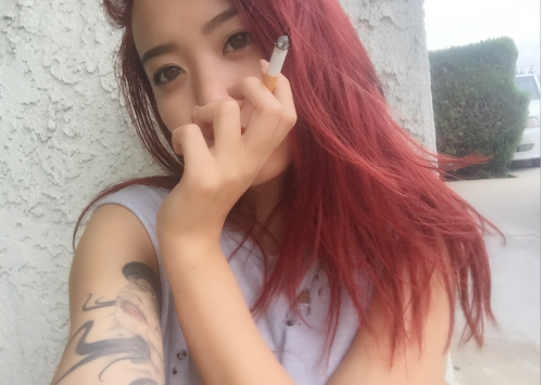 goldbloodedbabe:

Today I’m wearing a lovely shade of I...
