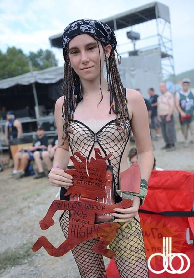 Free porn pics of boobies at concerts 10 of 52 pics