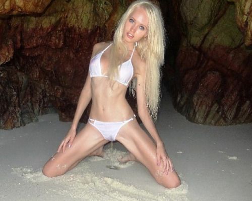 pissingbikini:

pissingbikini:

Now it is quite common way to...