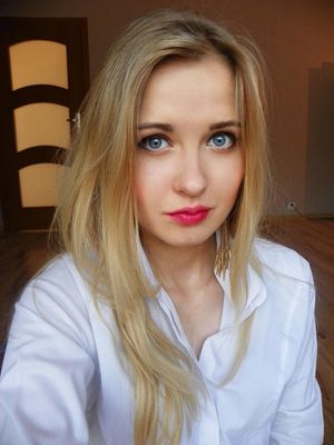 Blonde chick dolled up