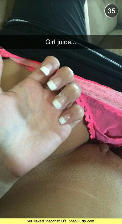 swappingsnapchats:
Her snapchat name here!