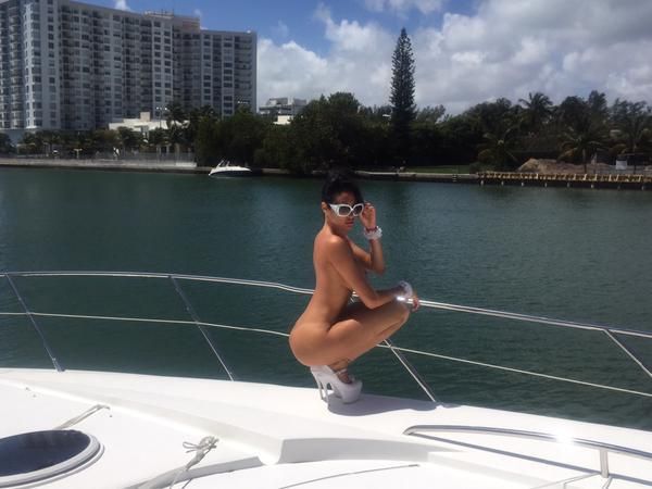 Vicky-Miami-boat