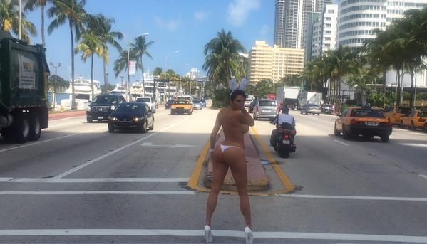 Vicky-Miami street public bimbo slut argentina latina