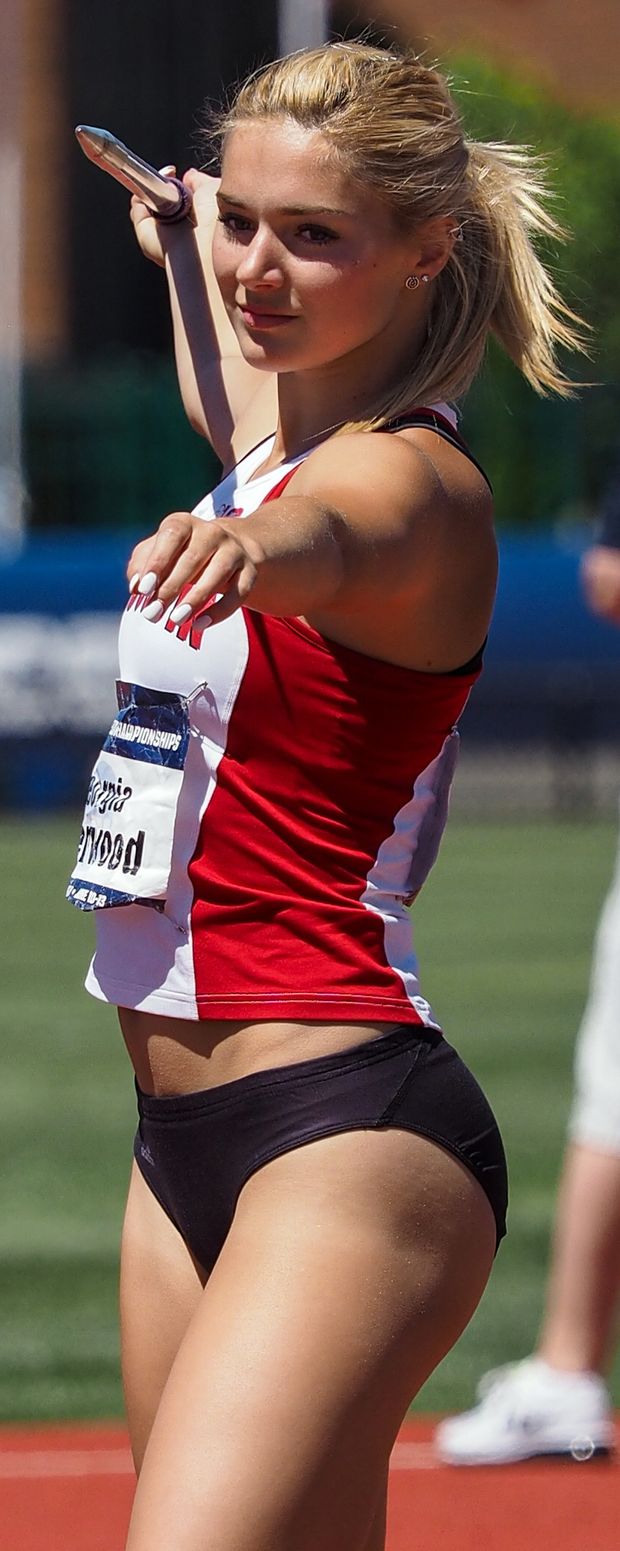 I love her throwing form