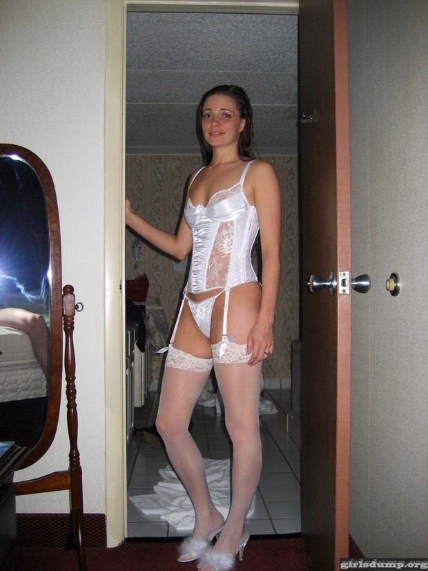 Amateur Girls Posing In Sexy Lingerie 494