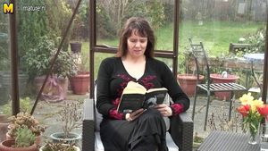 Amateur granny with big tits and hungry cunt