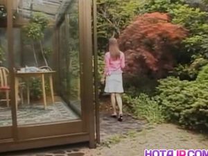 Outdoor pussy play with Yuri