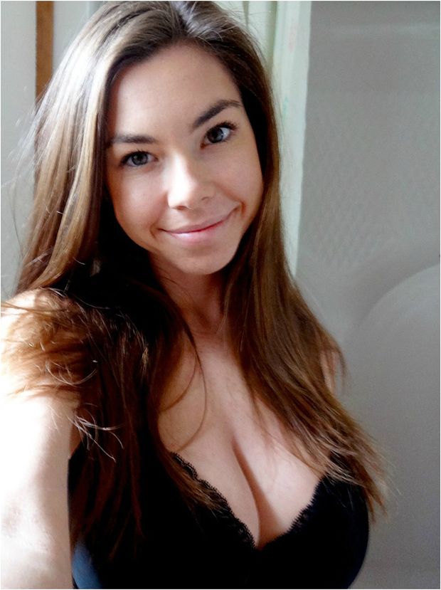 5110 Big Boobs Babe