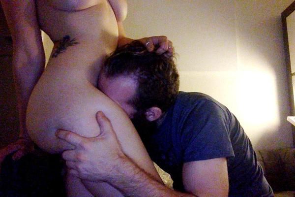 She holds my head against her Vag
