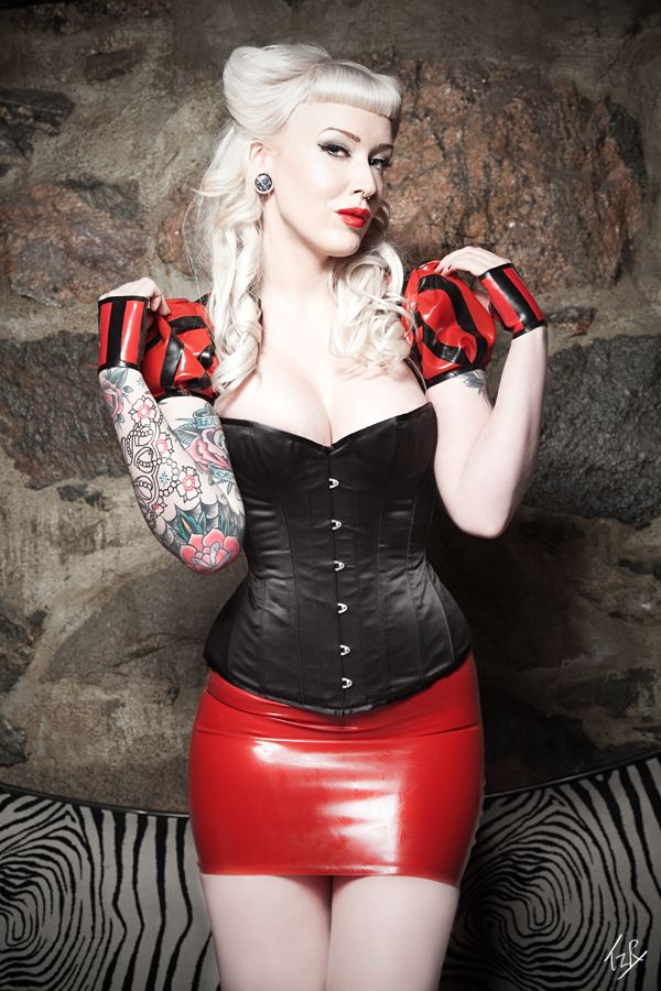 Sexy Inked Girls 458