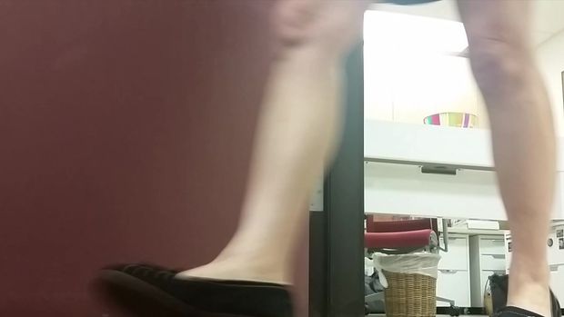 MILF upskirt at work 4 (FACE SHOT)