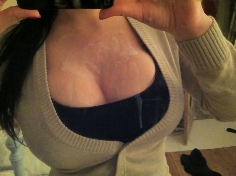 Covered boobs selfshot (i.imgur.com)