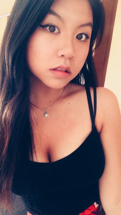 wintardreaming:
My face is a lil circle :^)
Bigboobs, Toket...