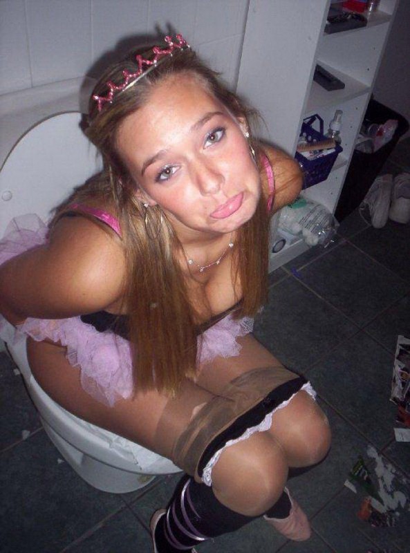 Vintage Pic Of Babe Caught Peeing