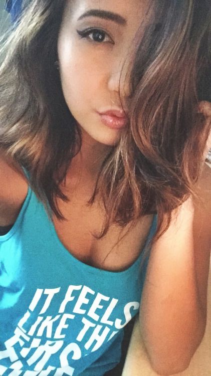 noturbbygurlll:

Ugly, so I cover my face with my hair
