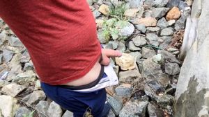 thepisspig: Pissing outside