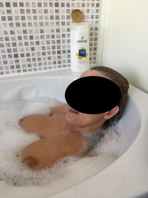 Sexy bath time. Repost me!