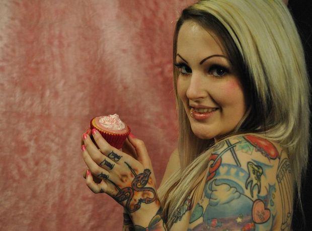 Sexy Tattooed Bitches 199