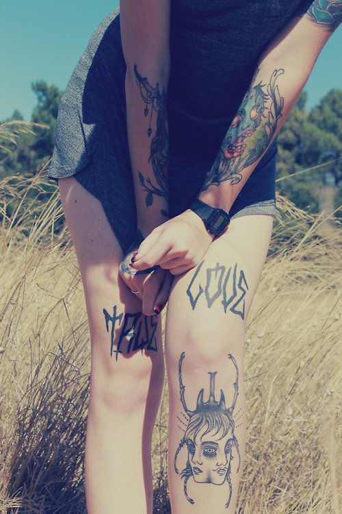 Sexy Tattooed Bitches 003
