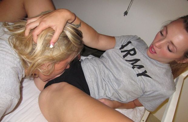 Sexiest Selfies 007