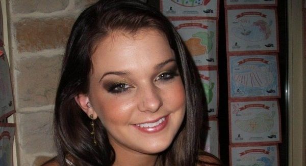 Miriam e la passione per la banana! (Gallery 18+)