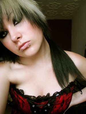 Naked Emo Scene Goth Girls Showing Off 000