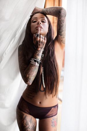 Sexy Inked Girls 380