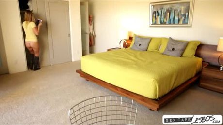 Dakota James pussy eating fest with stepsis Dakota James