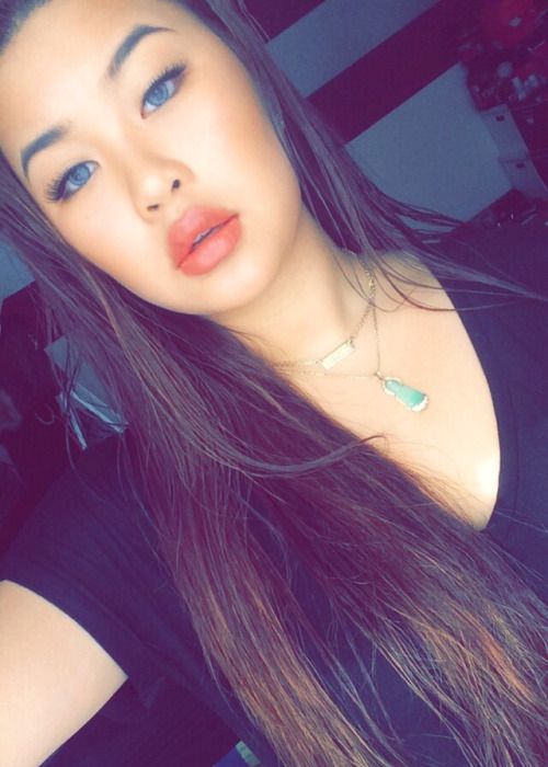labias:
Lmao selfie stick selfies are so ridiculous Bigboobs,...