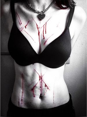 she’s a (f)un canvas via /r/BDSMGW...