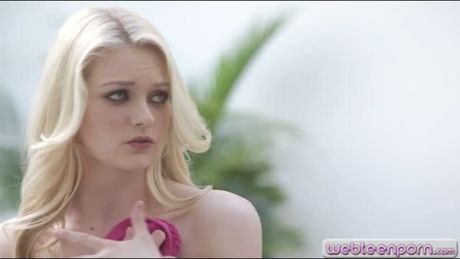 Ana Foxx and Allie Rae clit to clit fuck