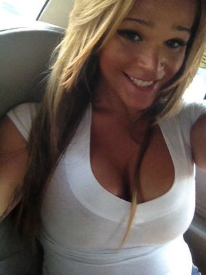 Follow us ♥ ShemaleCumsluts Click for more ♥ Sexy Traps