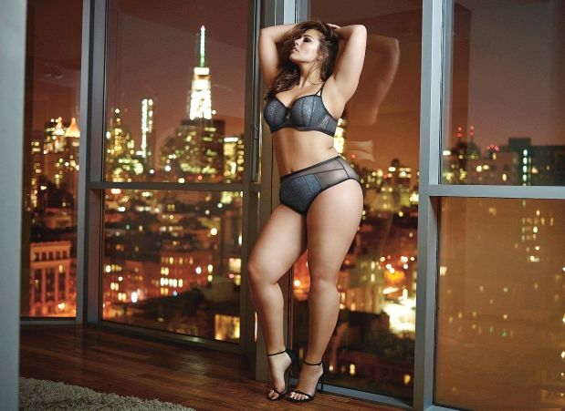 Ashley Graham 5ft9in (175 cm) 170lbs (77 kg)
