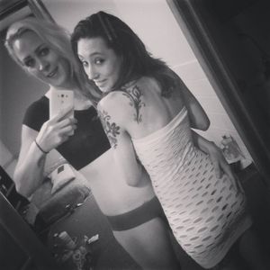 Getting on cam in 15 minutes with @minnie_2121…11 am...