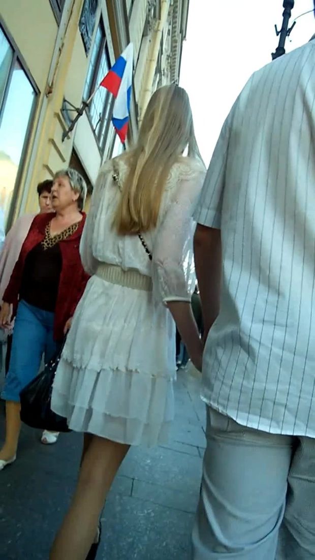 UNDER THE SKIRT UPSKIRTS 7