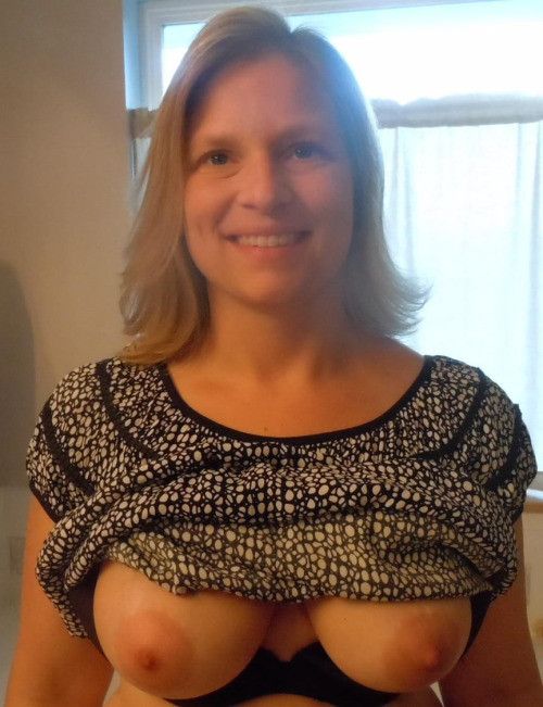 The post Sexy Full Hot Local Milf XXX Pix appeared first on Only Wild Mature MILFs.