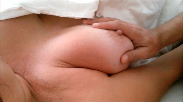 wife naked in bed