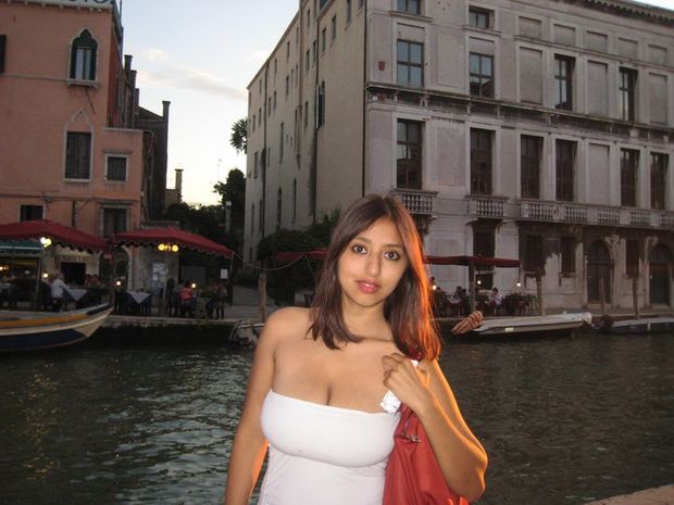 Big bOObs babe