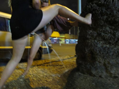 pee–action:
follow for more hot peeing ladies!