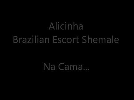 Alicinha - Brazilian TS - Na Cama