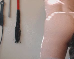 chellesilverstein:FREE butt plug videoTo celebrate 20k :)