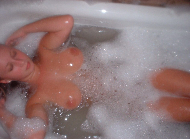 We bathing & fucking together