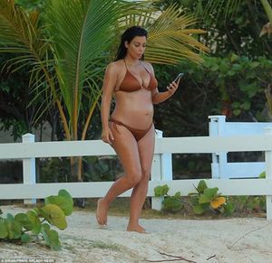 Kim Kardashian West Taking Selfie