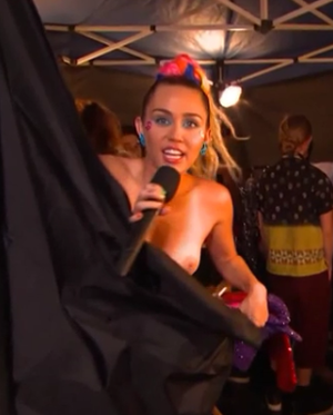 VMA-MILEY-TIT
