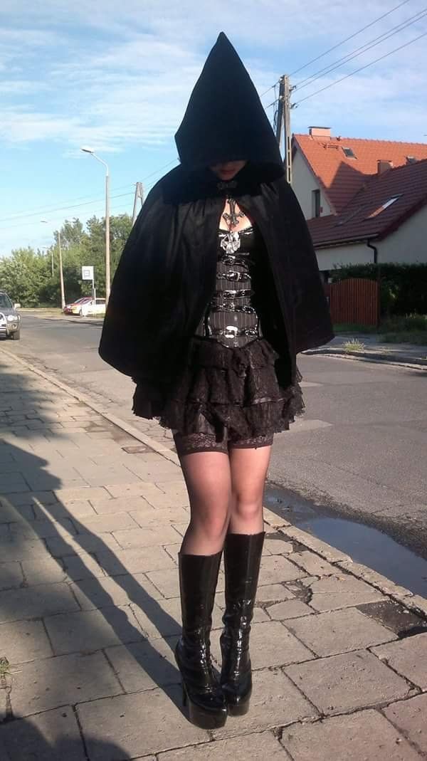 Goth chick outdoors